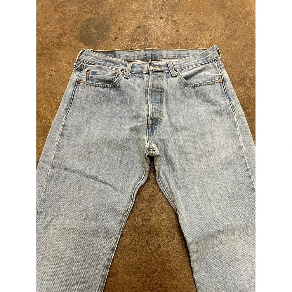 Levi's 501 Original Jeans Men 31x32 Blue Denim Stonewash Cotton Raw Hem Straight